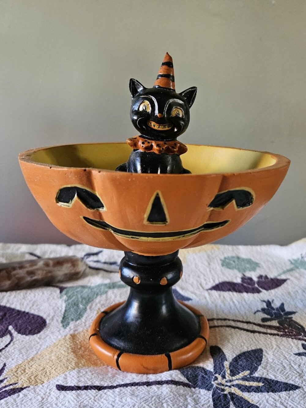 Halloween Black Cat Candy Stand *Johanna Parker*
